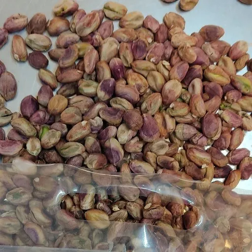 Fresh pistachio kernels + purchase price, uses and properties