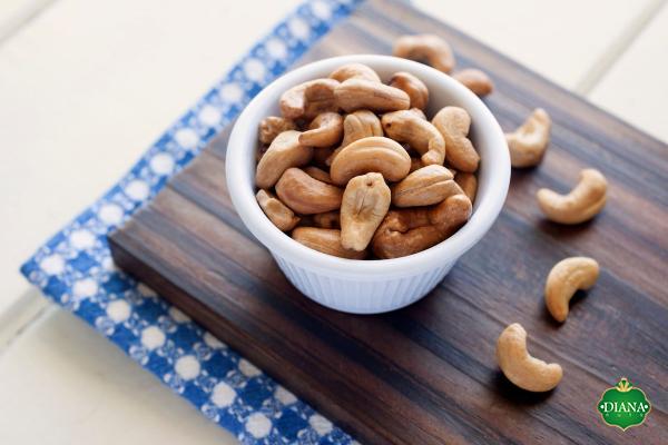 Buy raw cashew pieces bulk at an exceptional price