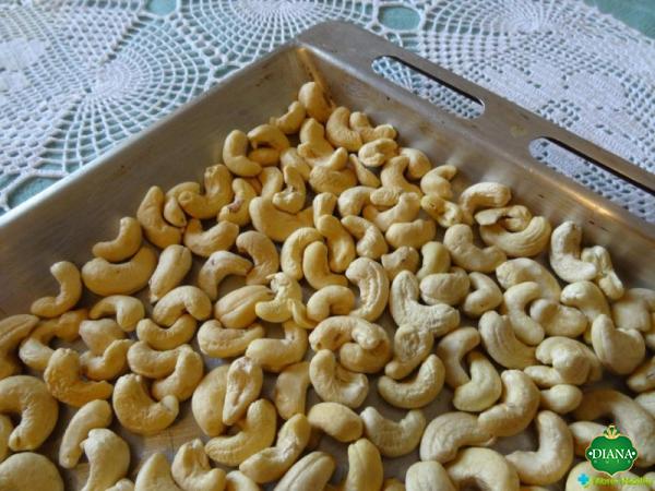 The purchase price of bulk cashews cheap + properties, disadvantages and advantages